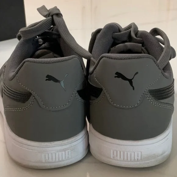 Men’s Puma soft foam grey sneakers. In almost new condition. Size 10. - Picture 3 of 6